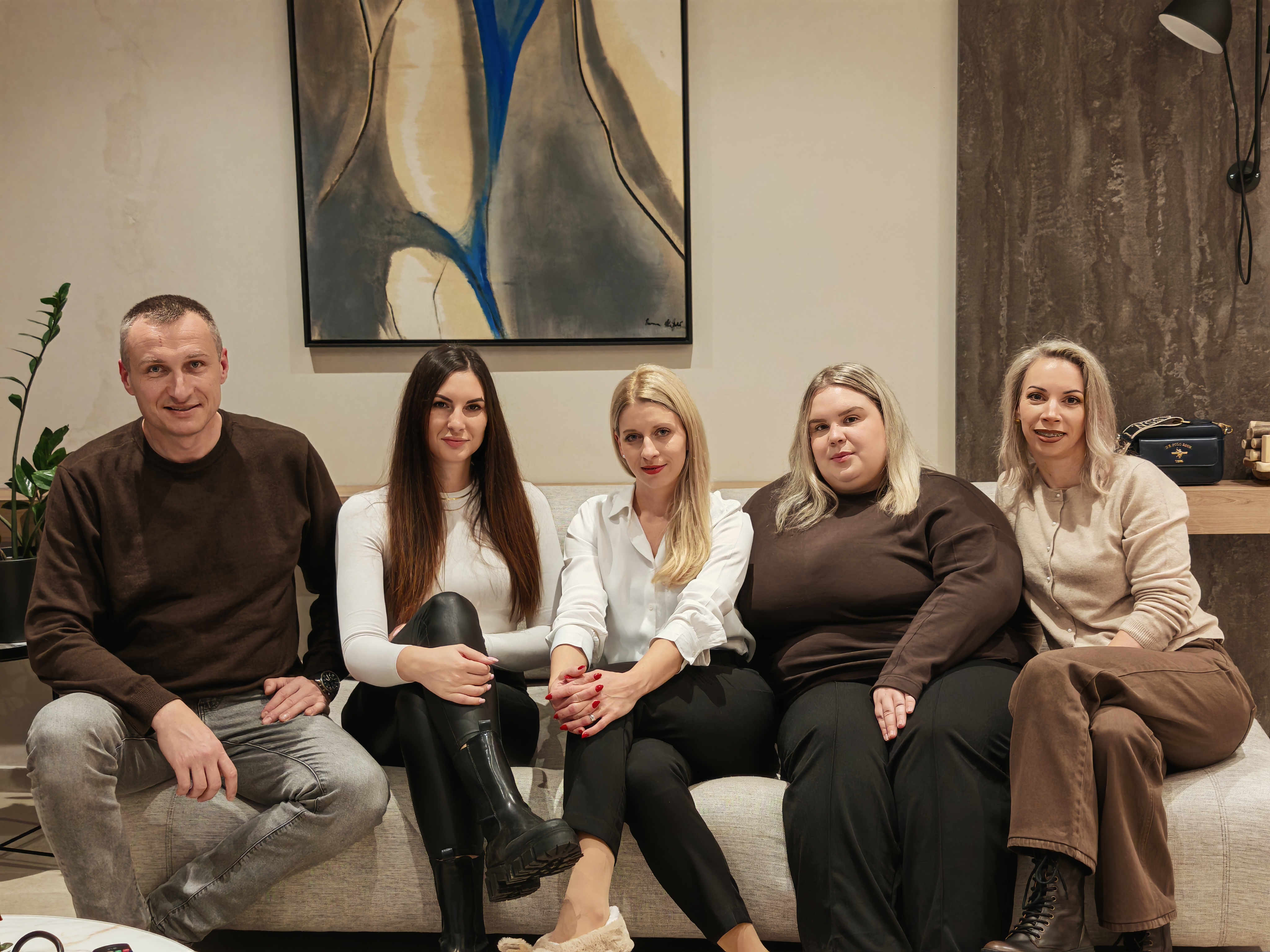 Das Team von Krk Adria gemeinsam im Büro